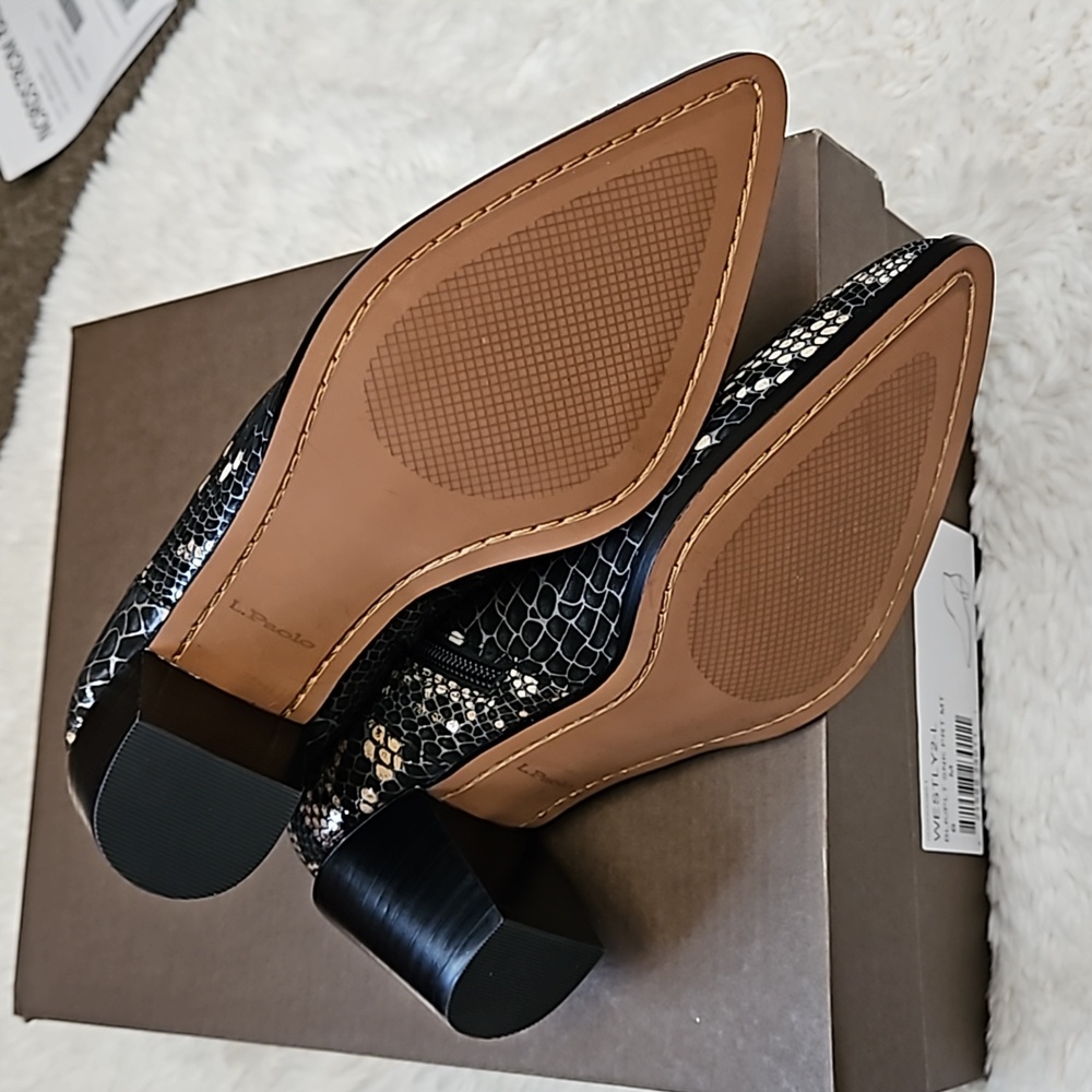 *SOLD* Paolo Westly Black Platinum Snake Print Leather Booties, size 6, NEW, NWB - Picture 8 of 16